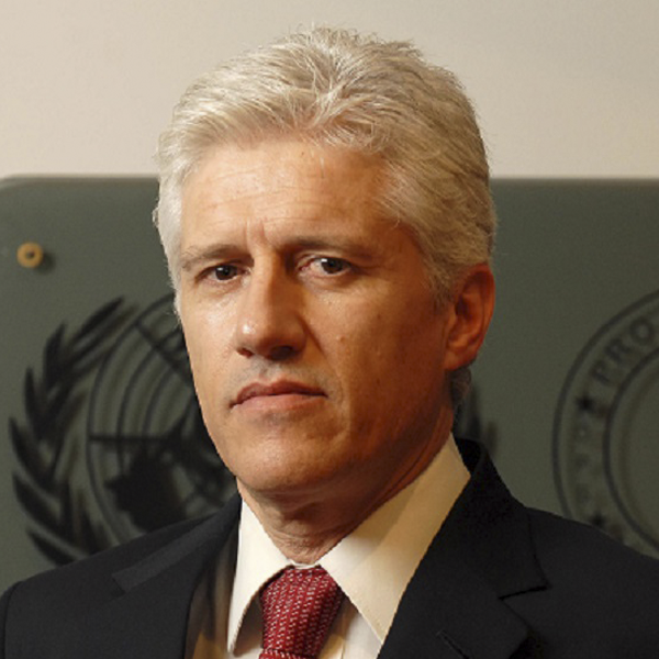 Dr. Alejandro Macías Hernández